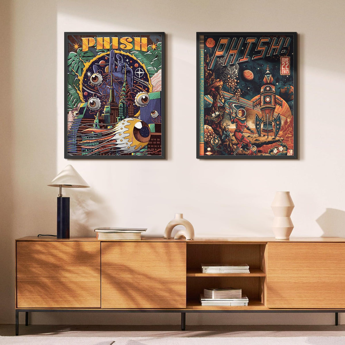 upsimples 22x28 frame with mat accommodates 18x24 posters securely.