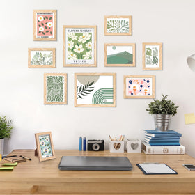 upsimples table display with 8x10 and 4x6 frames