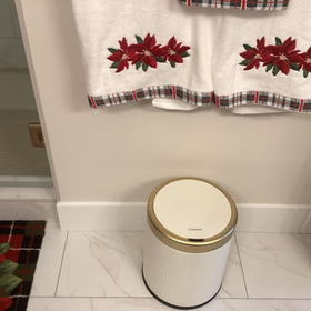 URALFA airtight lid seals odors, keeping rooms fresh