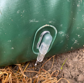 USHIGHLIGHT two removable emitters deliver even drip irrigation