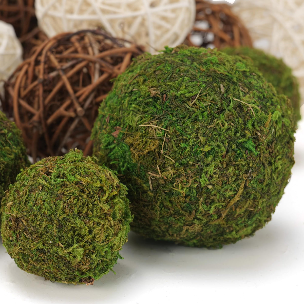 USMOLA large wicker ball (3.5in) for bold centerpiece statements