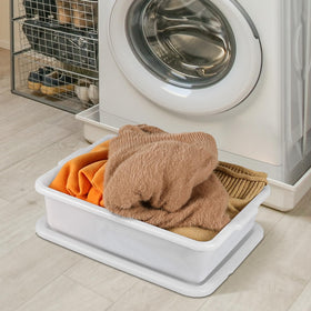 Utiao bus tub with smooth surface for easy cleaning after use.