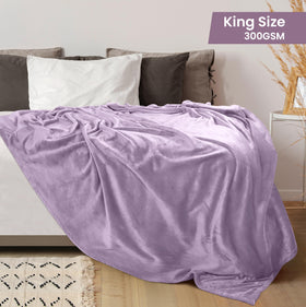 Utopia Bedding 300gsm microfiber soft touch close-up shows plush texture.