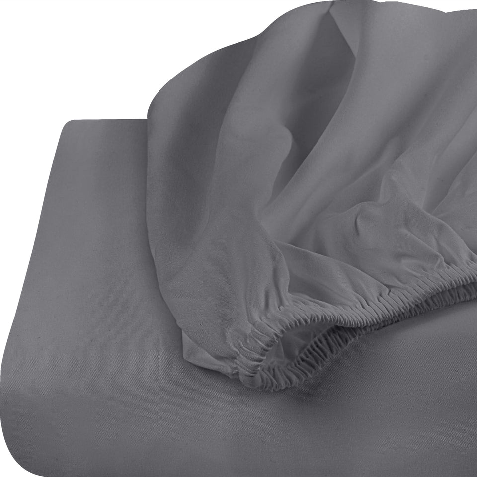 Utopia Bedding all-around elastic ensures a secure mattress hug.