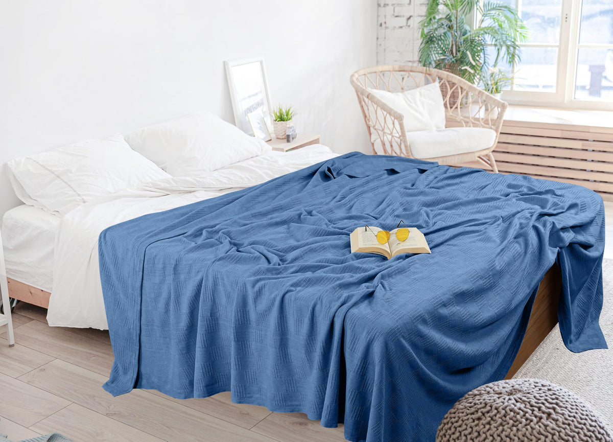 Utopia Bedding cotton blanket ideal for bed, couch, or travel decor.