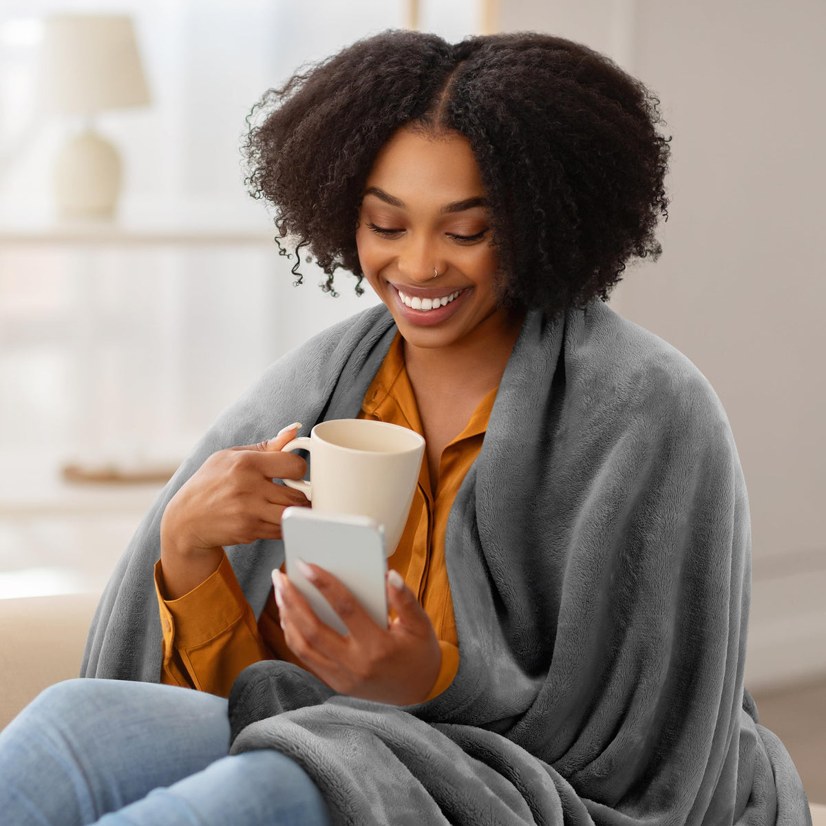 Utopia Bedding anti-static microfiber blanket reduces static cling