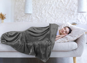 Utopia Bedding easy-care blanket is machine washable and dryer friendly.