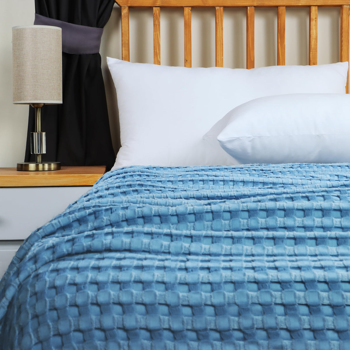 Utopia Bedding breathable 115 GSM brushed cover feels soft and durable.