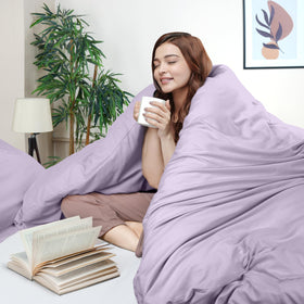 Utopia Bedding soft brushed microfiber close-up shows breathable, wrinkle-free comfort.