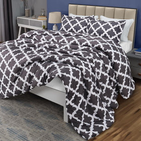 Utopia Bedding brushed microfiber closeup shows soft, breathable texture.