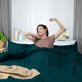 Utopia Bedding care guidelines for color-safe washing with similar colors.