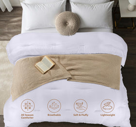Utopia Bedding Comforter polyester-fill-even-distribution prevents uneven lumps.
