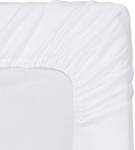 Utopia Bedding deep-pocket fit demonstrates secure mattress anchoring