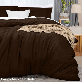 Durable stitching and reinforced edges on Utopia Bedding set