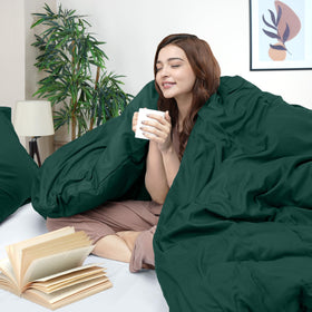 Utopia Bedding emerald pillow shams detail highlights two-inch flange for decorative appeal.