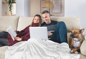 Utopia Bedding machine washable blanket offers easy care and quick drying