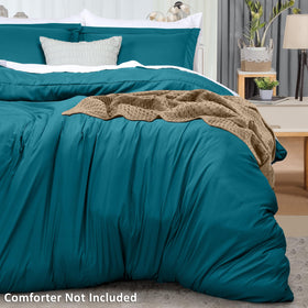 Utopia Bedding fade- and wrinkle-resistant fabric stays looking fresh.