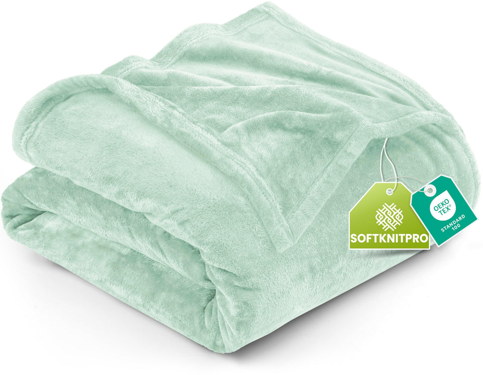 Utopia Bedding fleece blanket in mint green provides cozy warmth for queen size beds.