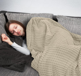 Utopia Bedding easy-care cotton blanket ready for machine wash.