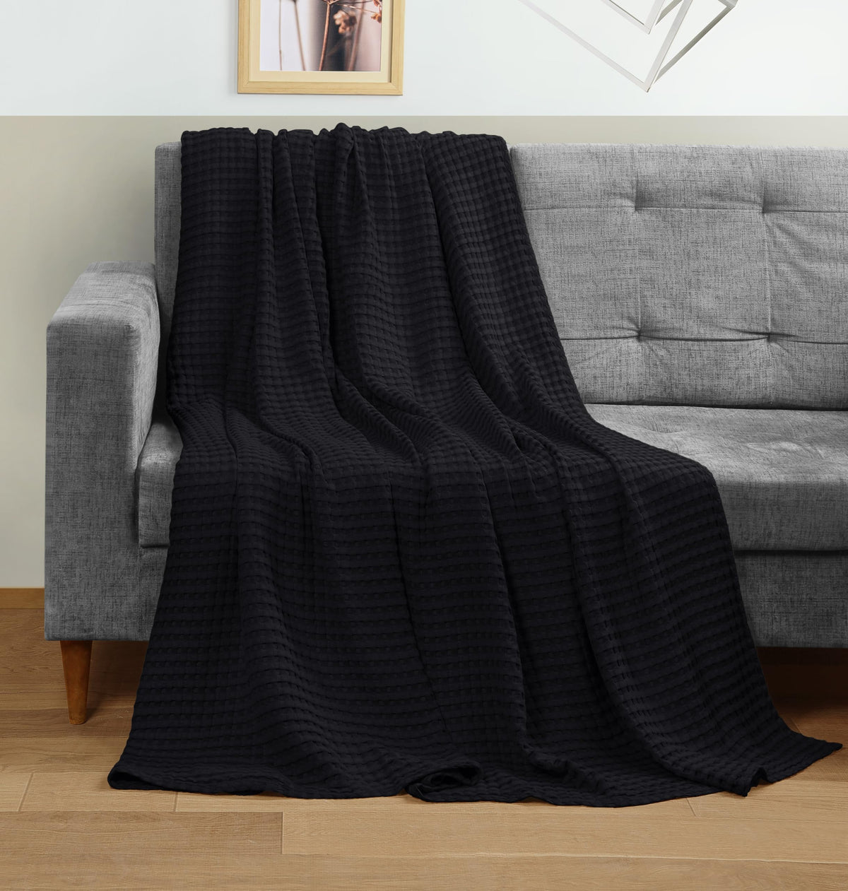 Utopia Bedding outdoor-ready blanket suitable for picnics and travel.