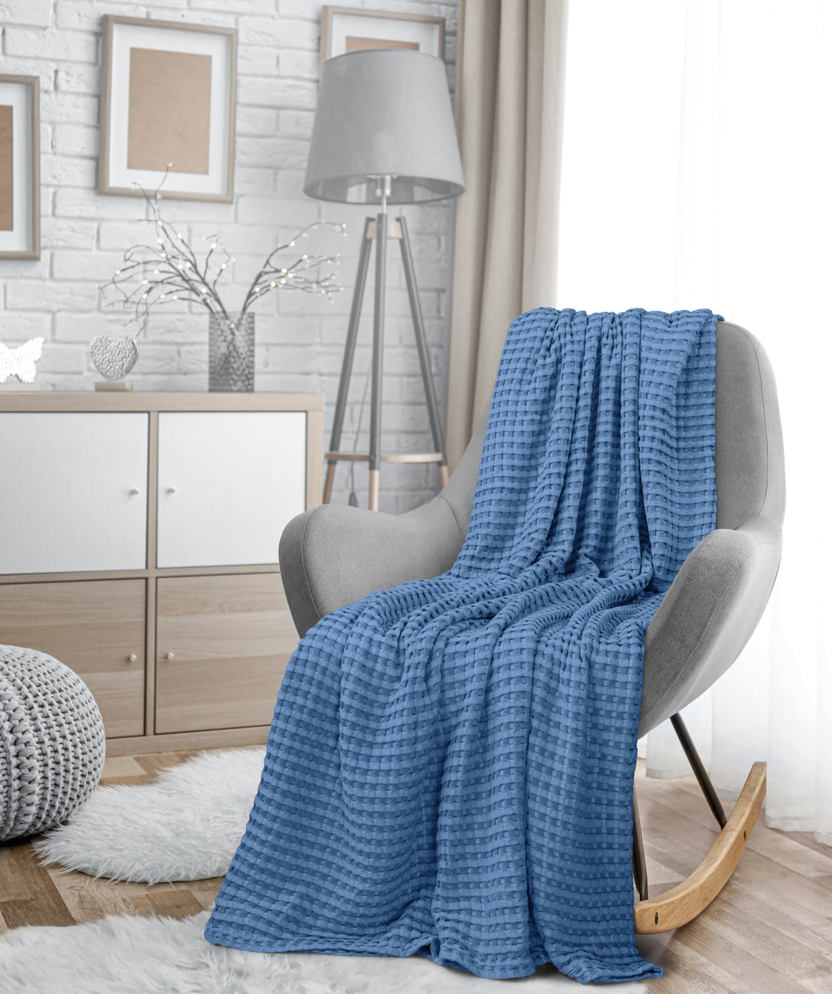 Utopia Bedding portable blanket for outdoor use and car trips.