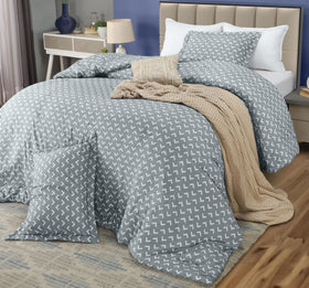 Utopia Bedding queen-size 3-piece set completes a cohesive bed setup.