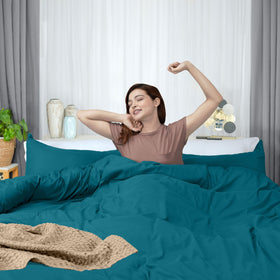 Utopia Bedding seven-tie knots help the comforter stay in place.
