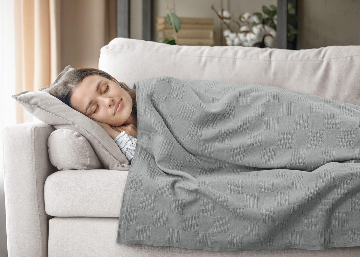 Utopia Bedding queen-size blanket arrives packaged for gifting and storage.