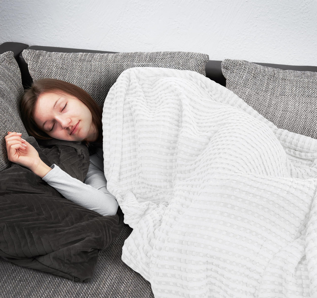 Utopia Bedding versatile waffle blanket ideal for travel and home décor