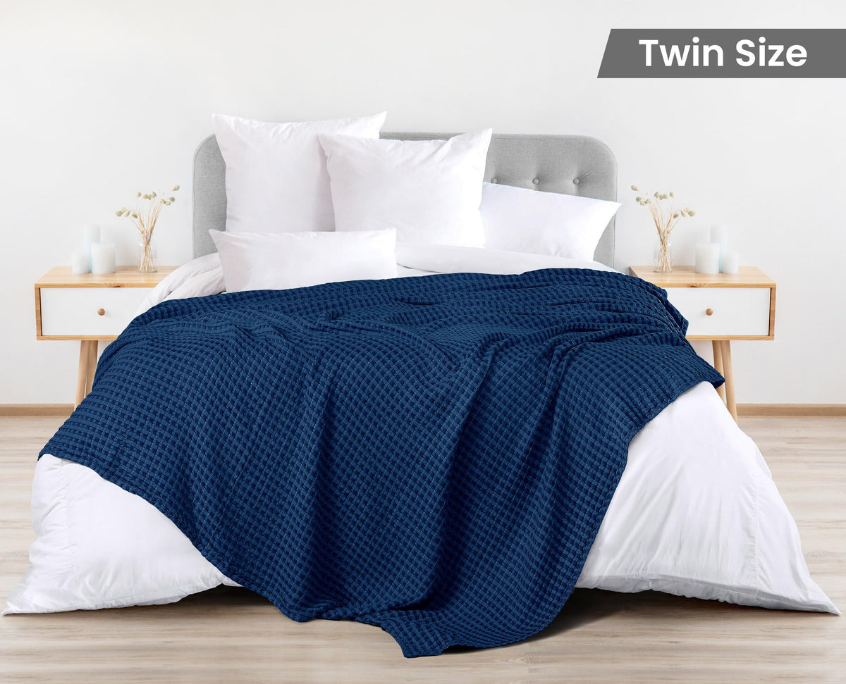 Close-up of 100% cotton waffle weave by Utopia Bedding