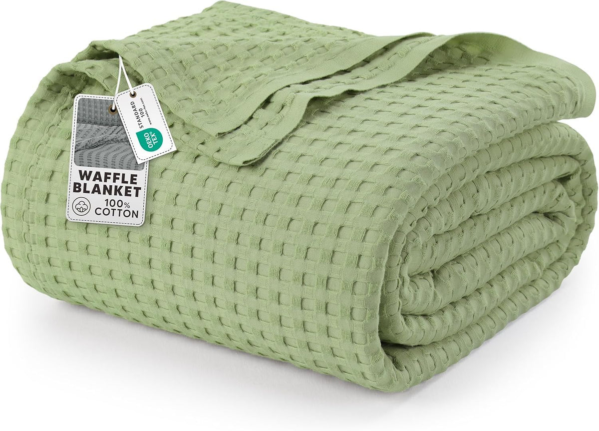 Utopia Bedding waffle blanket texture close-up shows breathable cotton comfort.