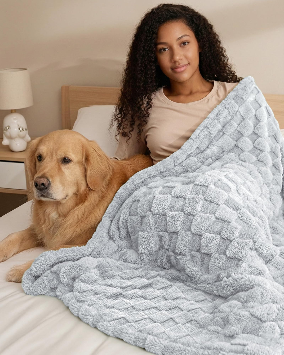 Utopia Bedding warmth without weight close-up demonstrates efficient chilly-room comfort