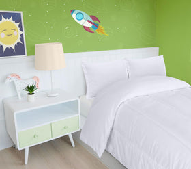 Utopia Bedding soft microfiber fabric close-up for lightweight comfort