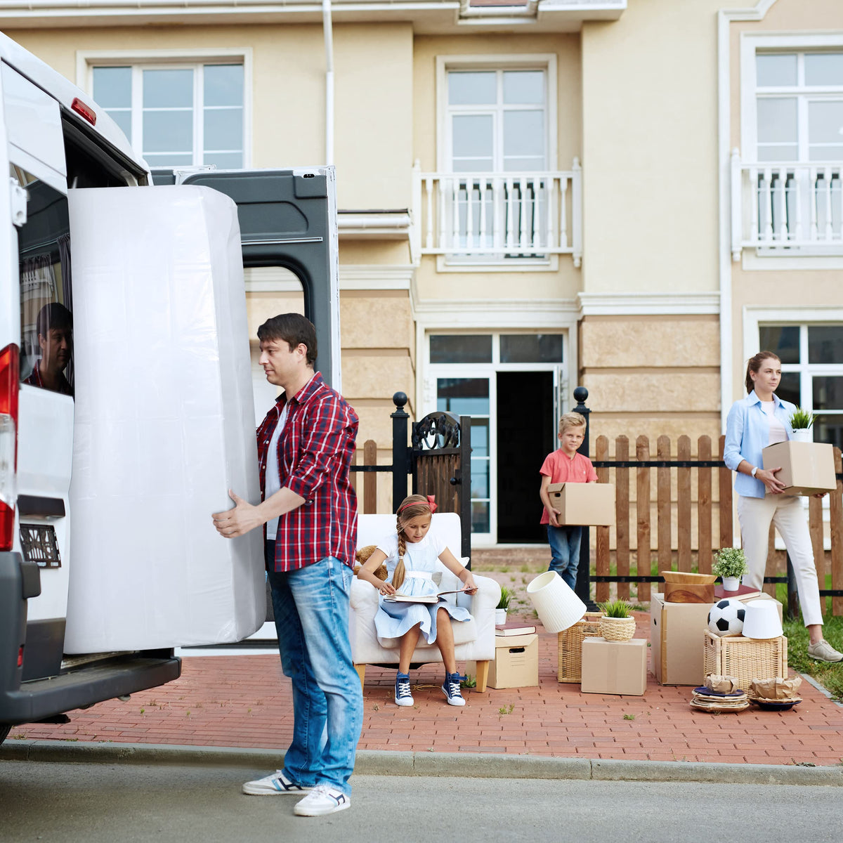Utopia Home clear mattress bag simplifies handling and protects against grime.