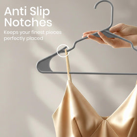 Utopia Home durable plastic hangers resist bending for daily use