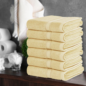 Utopia Towels fade-resistant fabric keeps color after washing.