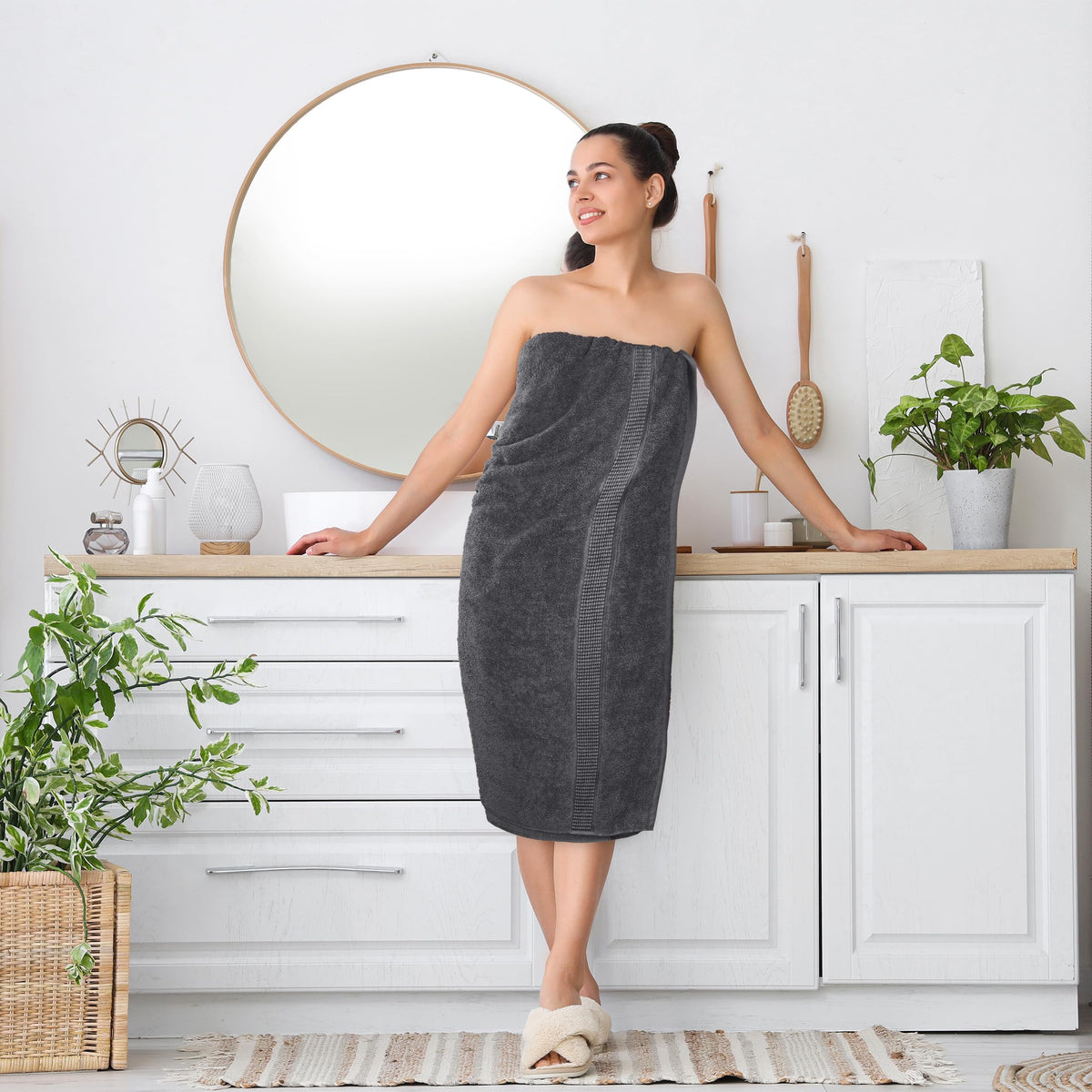 Utopia Towels Jumbo Bath Sheet care-ready fabric for easy laundry and longevity.