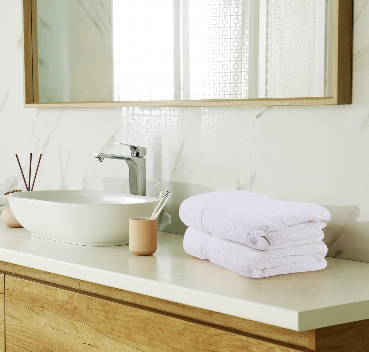 Utopia Towels Majestic Plush double-stitched hem for lasting edge
