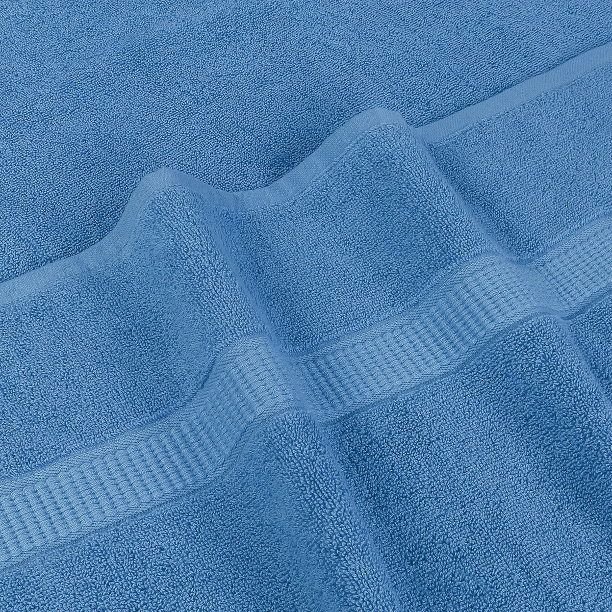 Utopia Towels neatly finished edges prevent fraying during washes.