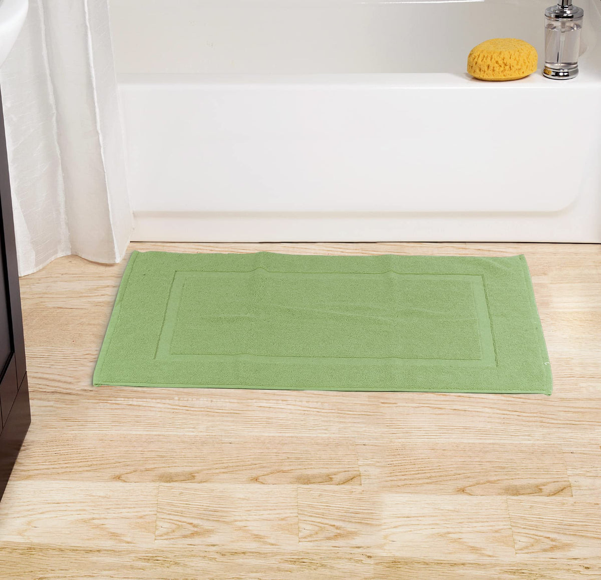 Utopia Towels neutral bath rug suits any bathroom style.
