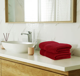 Utopia Towels ring-spun cotton closeup: breathable, strong fabric for long-lasting towels.