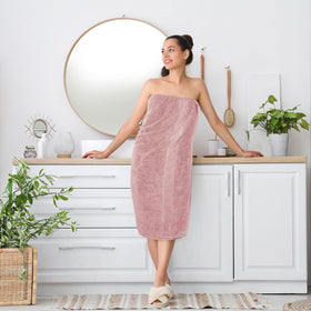 Utopia Towels travel-friendly bath sheet for on-the-go comfort.
