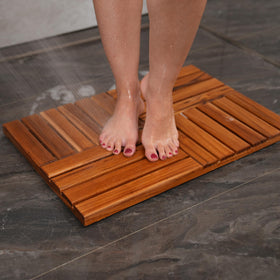 Utoplike teak bath mat grain close-up highlights spa-like elegance and durability
