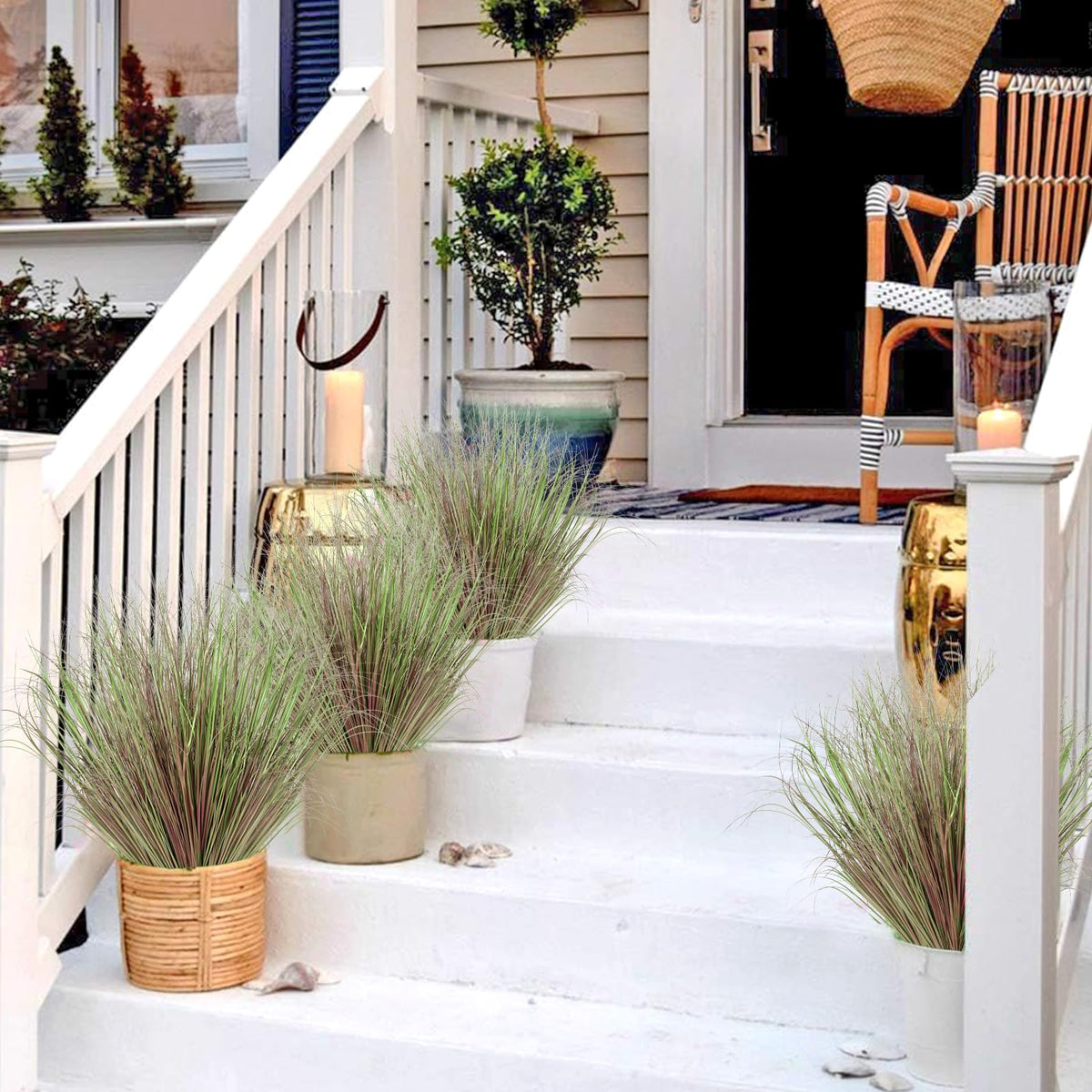 UXORSN garden balcony accents with maintenance-free greenery.