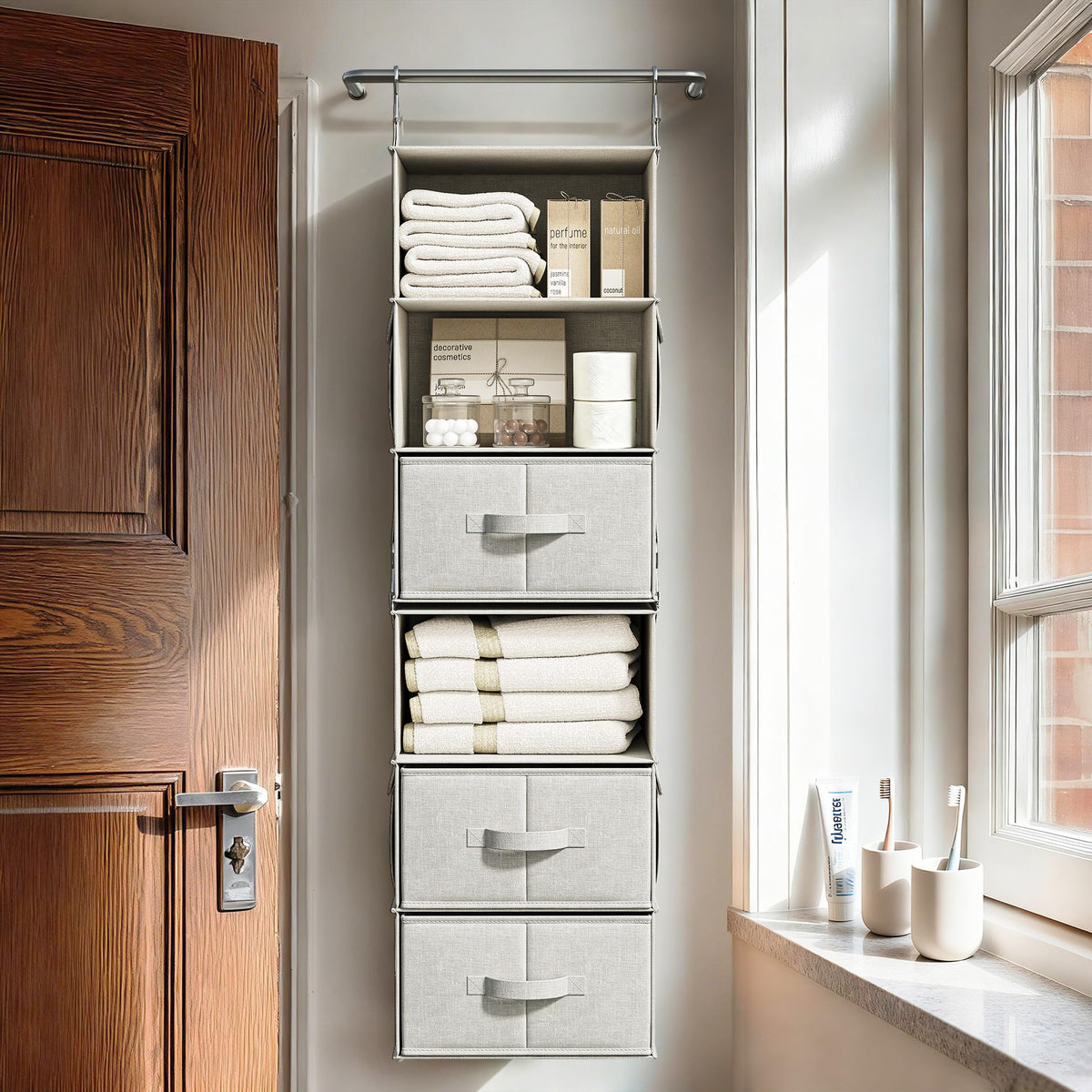 Vailando easy-assembly closet solution fits standard closets without sagging.