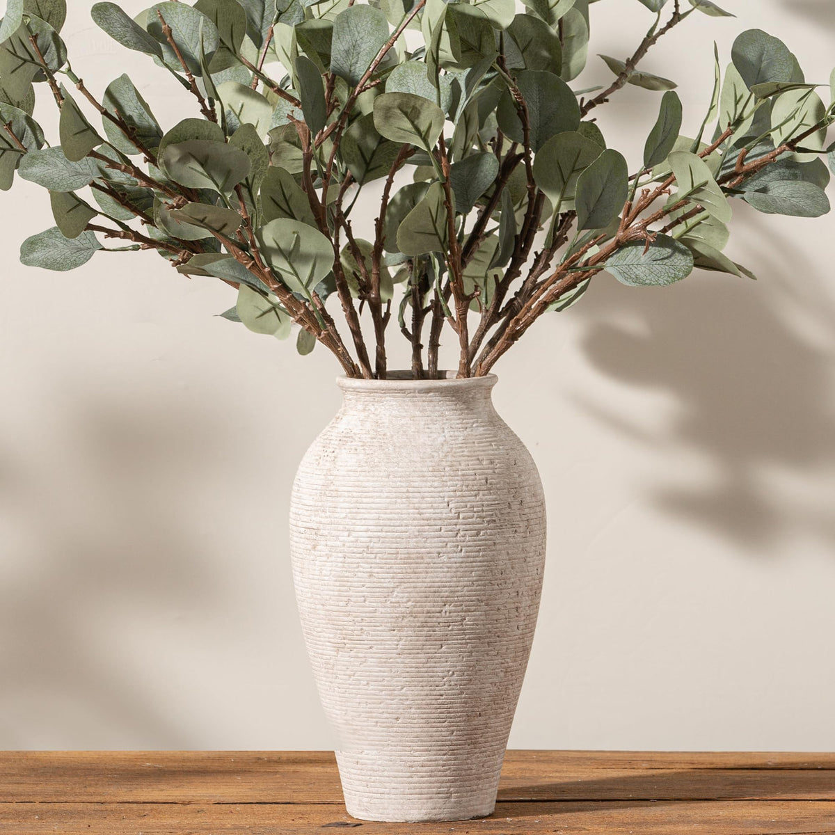 Vanselia vase 11in with pampas grass demonstrates versatile decor options