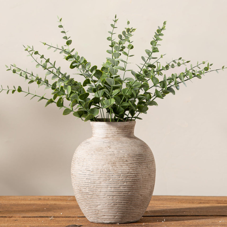 Vanselia ceramic flower vase with 6 inch height, ideal for a small bouquet