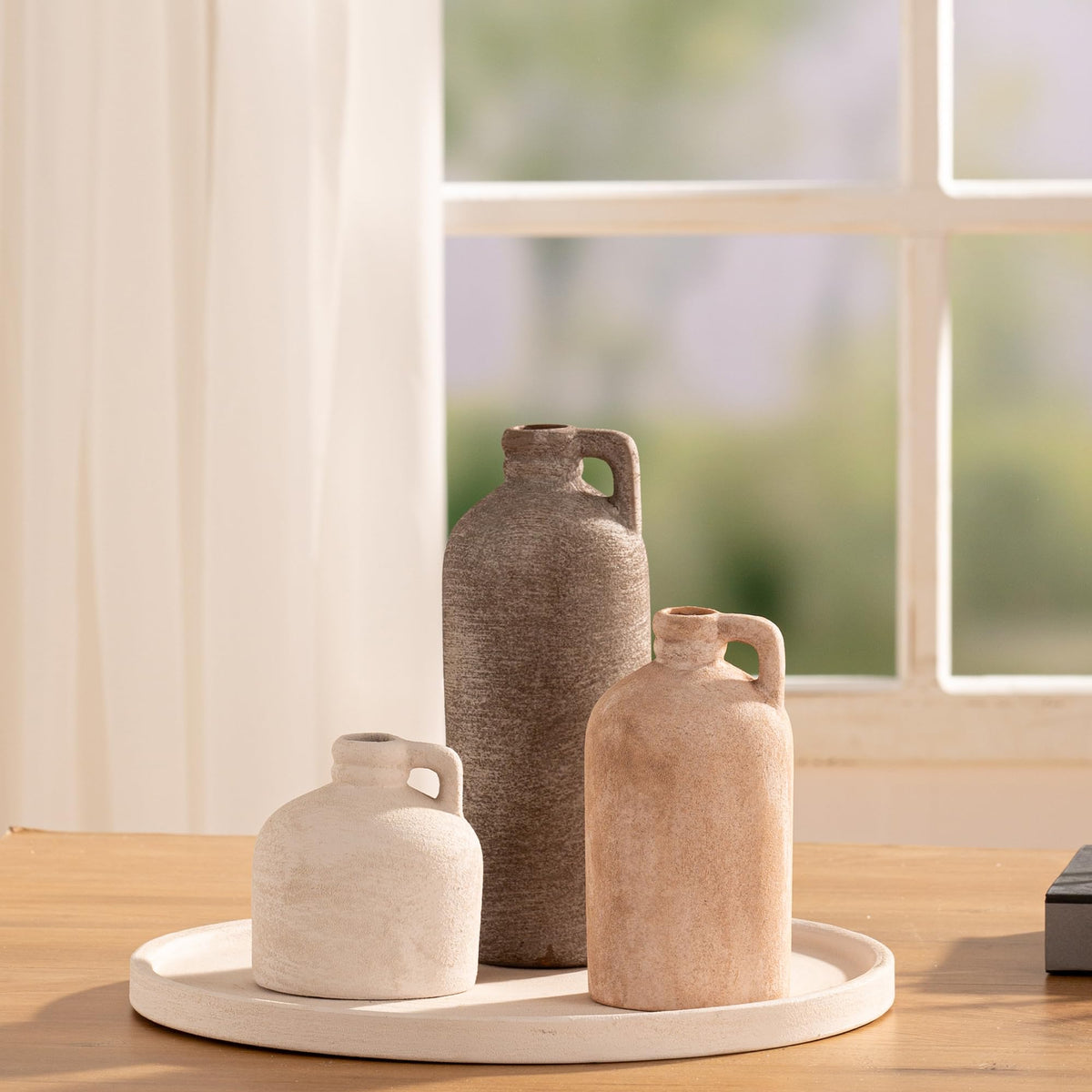 Vanselia vases blend artistic flair with everyday practicality as centerpieces