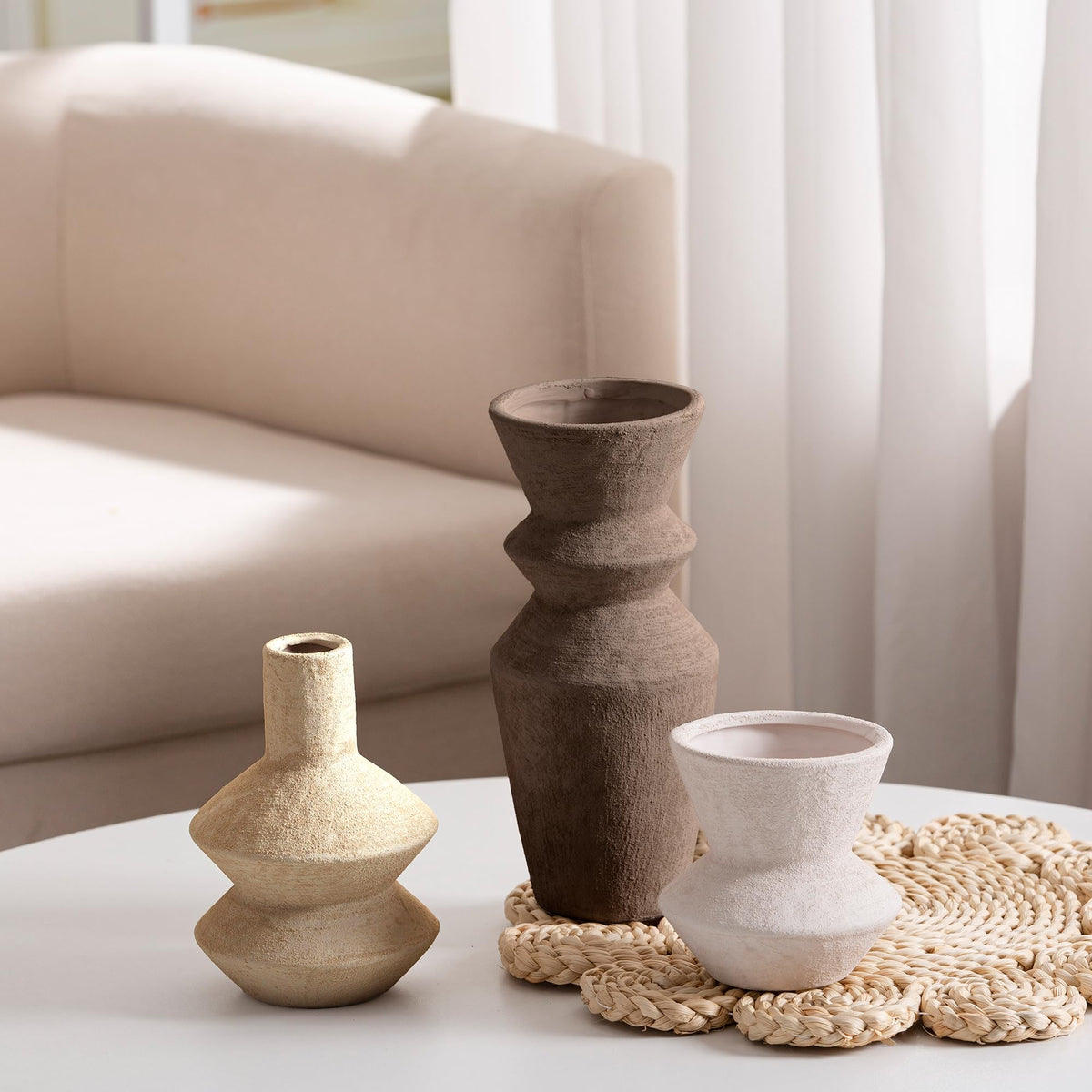 Vanselia ceramic vase dining-room display styled with fresh or faux blooms.