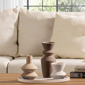 Vanselia ceramic vase pampas display styled for modern living spaces.